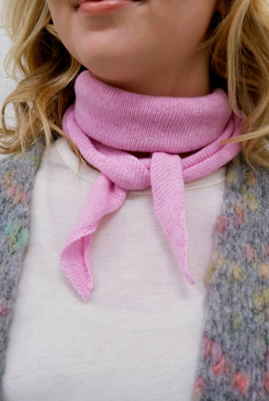 Forudbestilling - Black Colour - Bctriangle Knitted Scarf - Lt. Pink Halstørklæder 