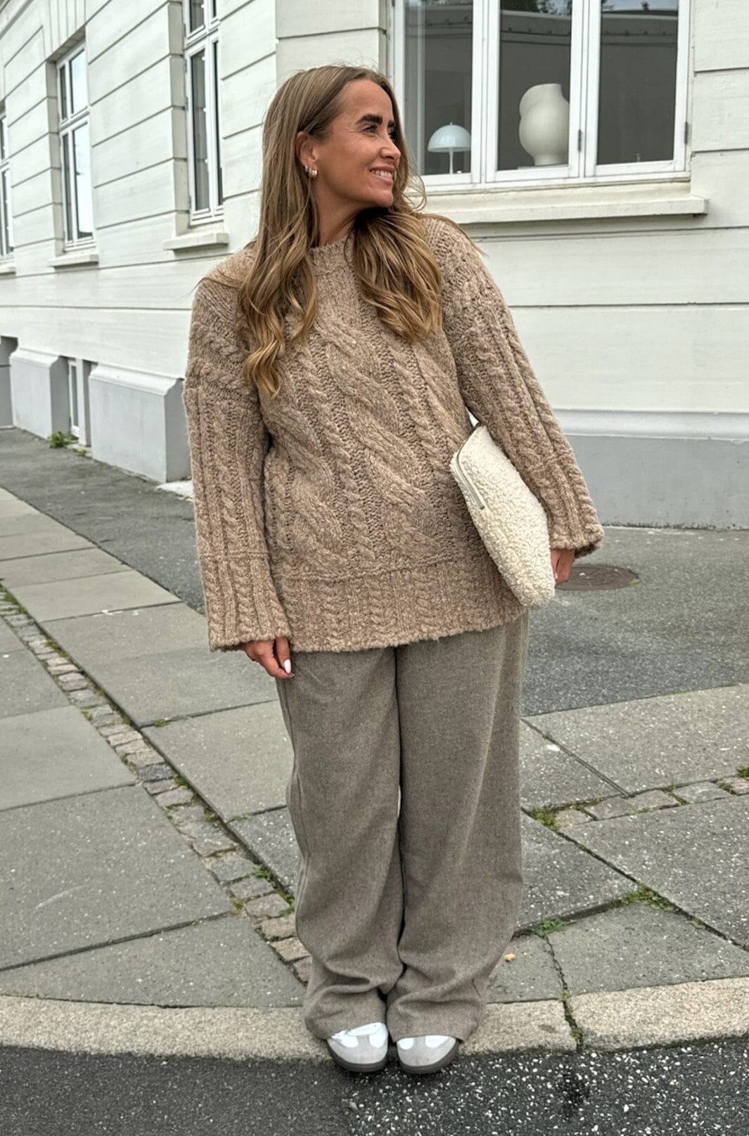 Forudbestilling - BYIC - Kikiic Sweater - beige Beige Sweatshirts 