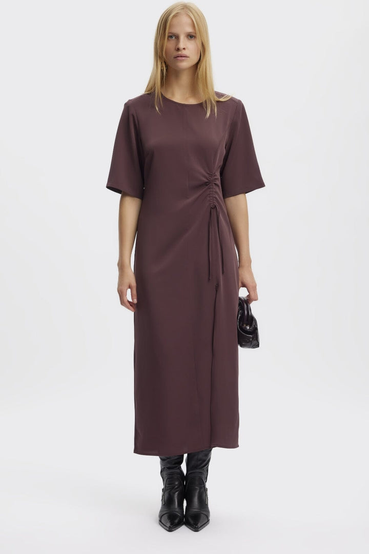 Forudbestilling - Gestuz - BrayaGZ midi dress - Fudge Kjoler 