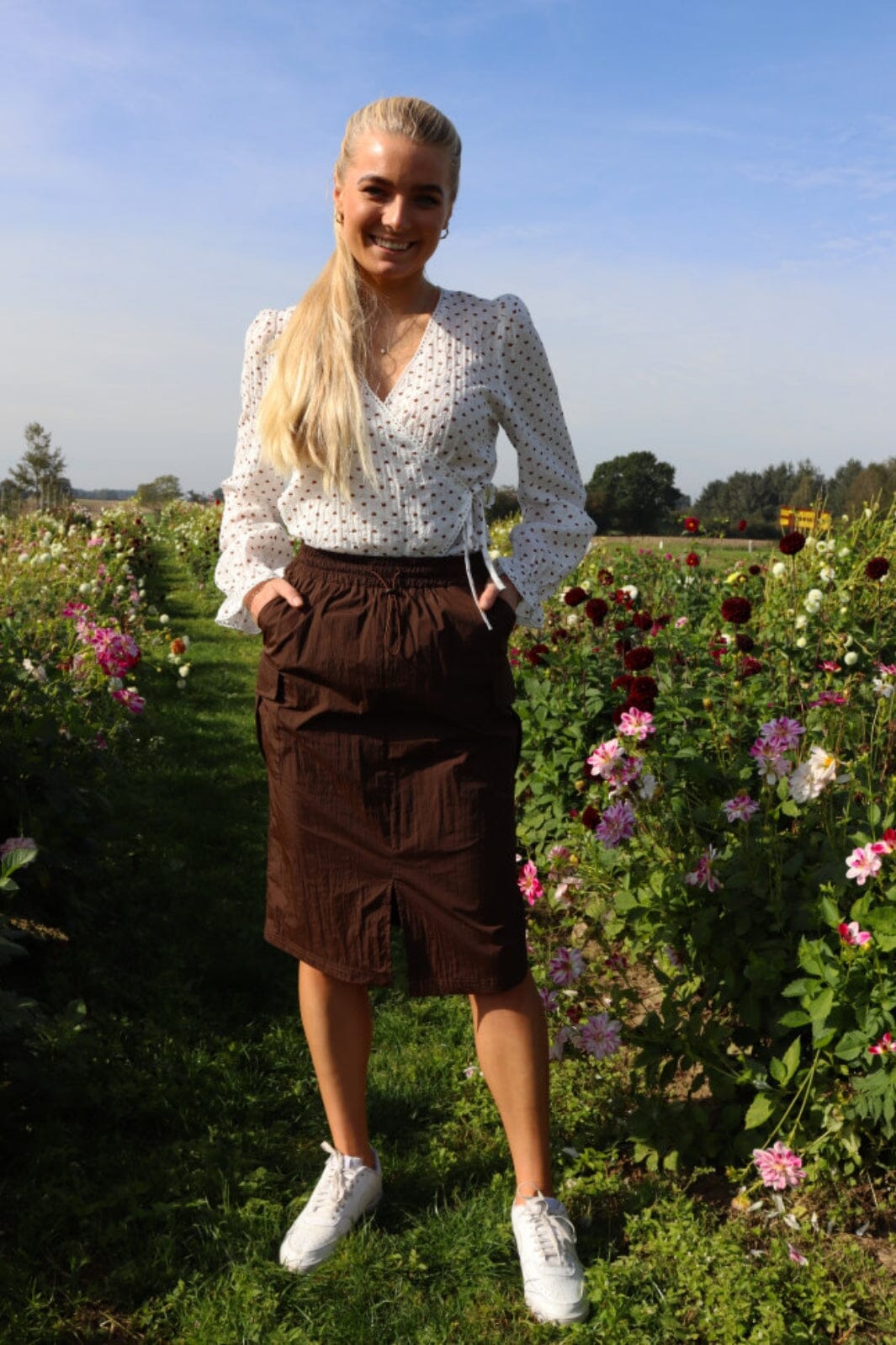 Forudbestilling - Liberte - Fia-Long-Cargo-Skirt - Dark Brown Nederdele 