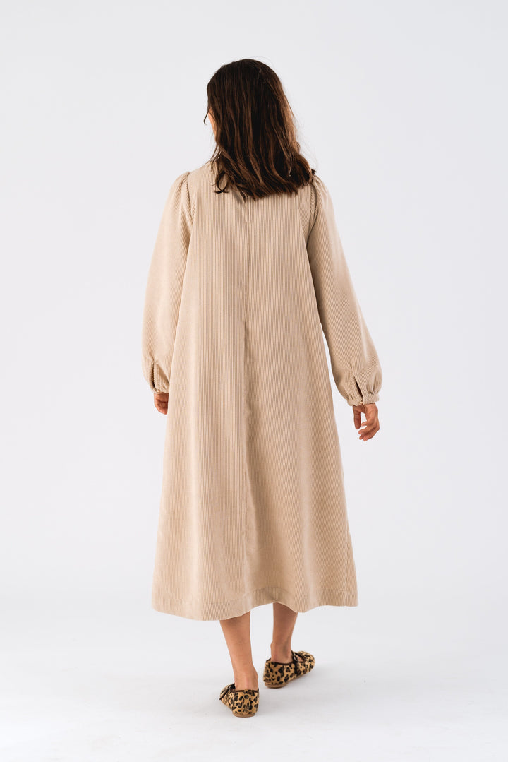 Forudbestilling - Lollys Laundry - Lucasll Midi Dress Ls - 04 Sand Kjoler 