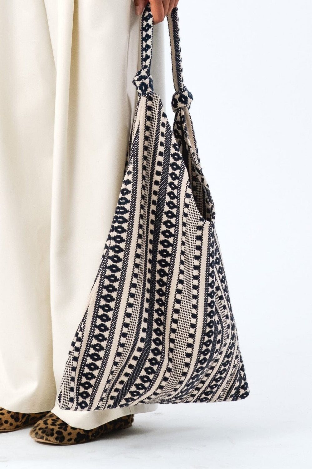 Forudbestilling - Lollys Laundry - Tayll Hobo Bag - 80 Stripe Accessories 