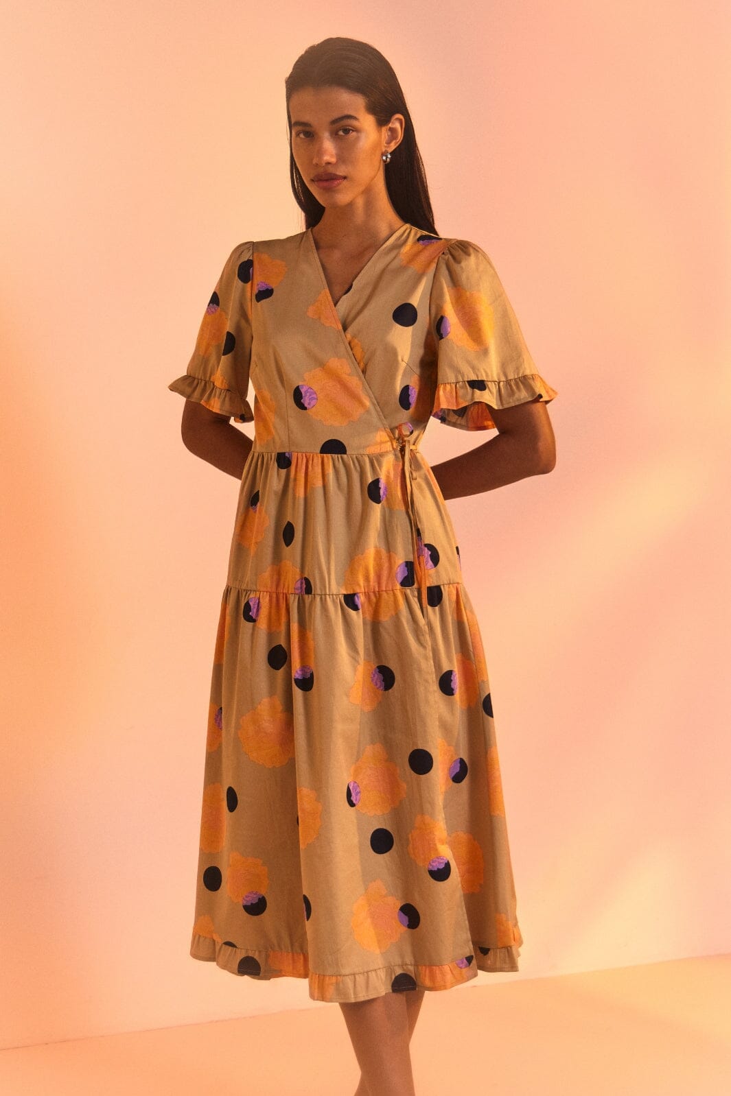 Forudbestilling - Y.A.S - Yasroxanne 2/4 Midi Wrap Dress S. - Warm Sand Roxanne print (Marts) Kjoler 