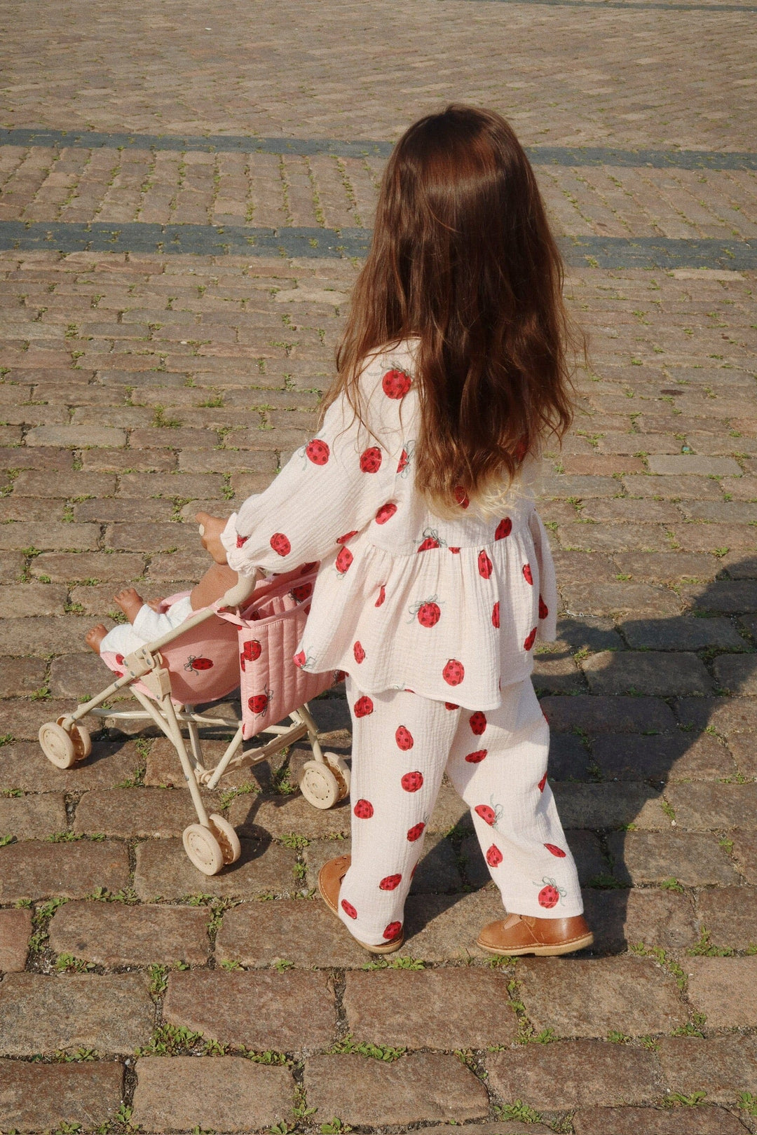 Konges Sløjd - Doll Ladybug Glitter Stroller Ks102209 - Ladybug Glitter Legetøj 