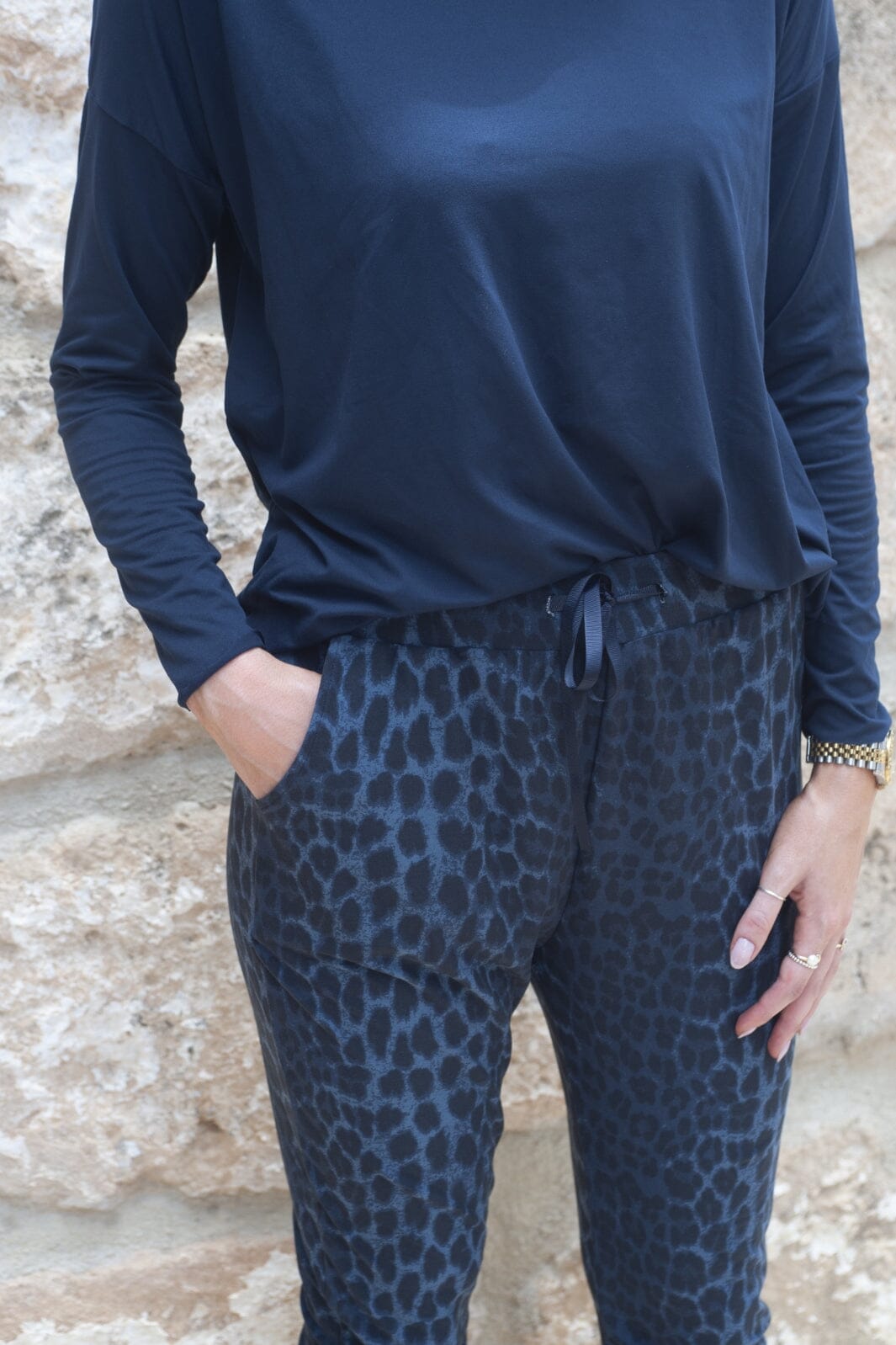 Liberte - Alma-Pants - Dusty Navy Leo Bukser 