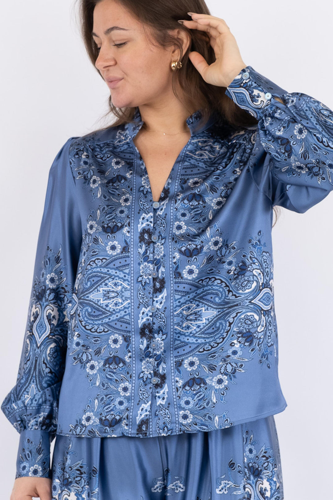 Neo Noir - Massima Paisley Border Blouse - Dusty Blue