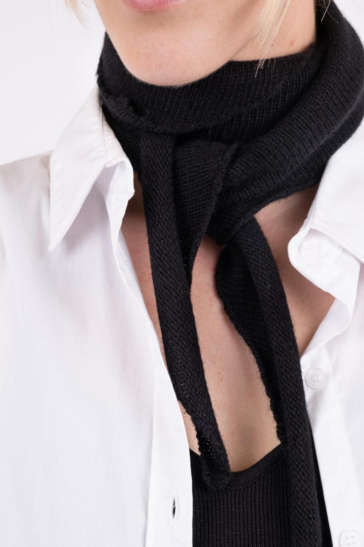 Neo Noir - Misty Knit Scarf - Black