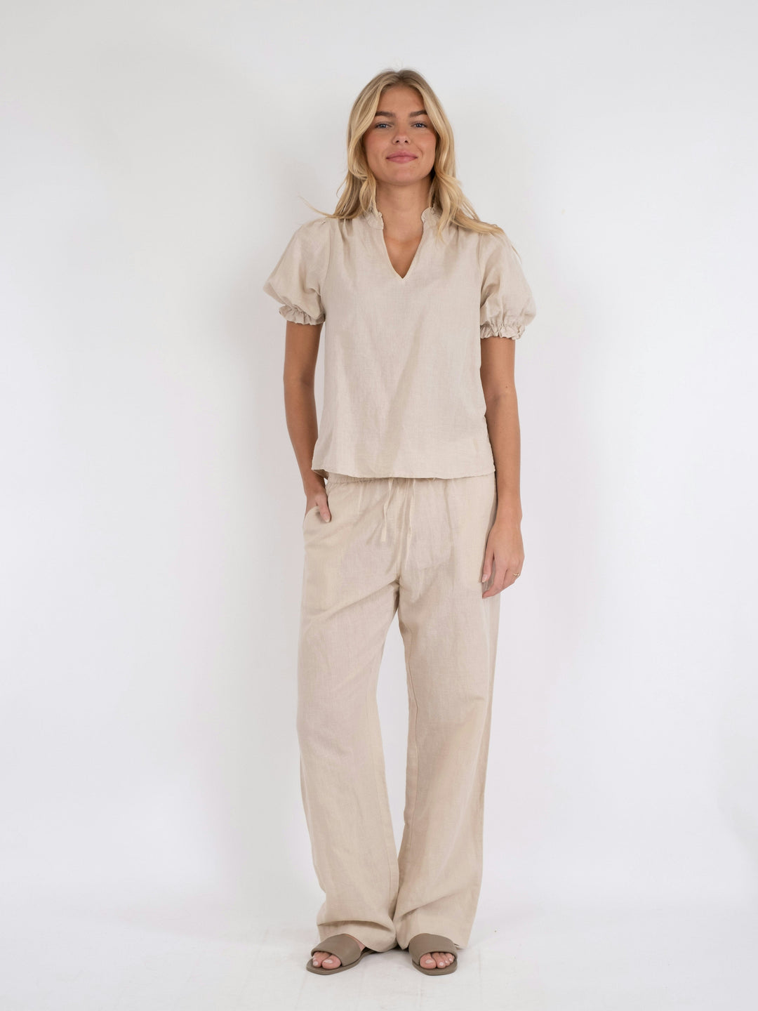 Neo Noir - Odesa Linen Blouse - Sand