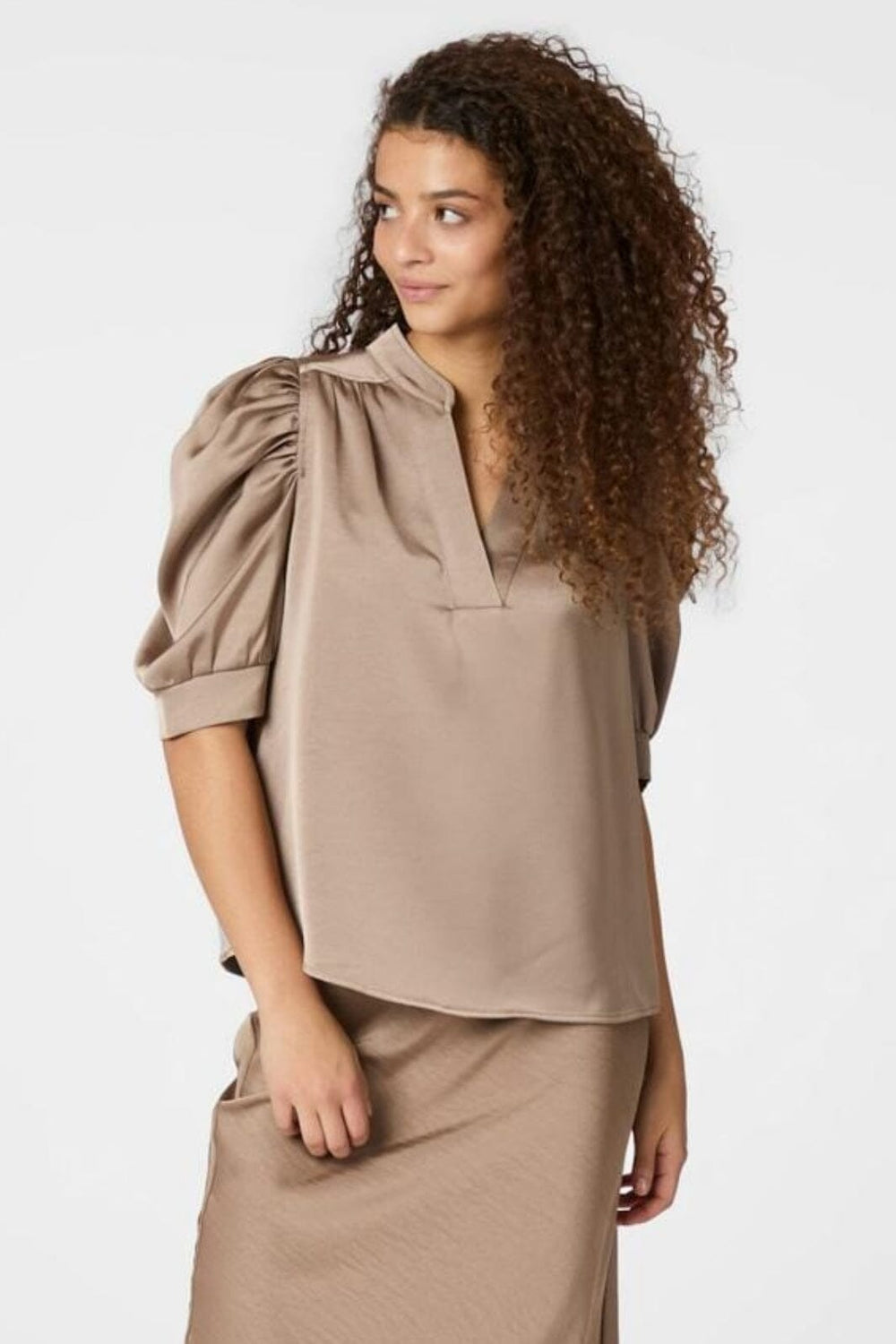 Neo Noir - Roella Heavy Sateen Blouse 162590 - 811 - Dark Taupe