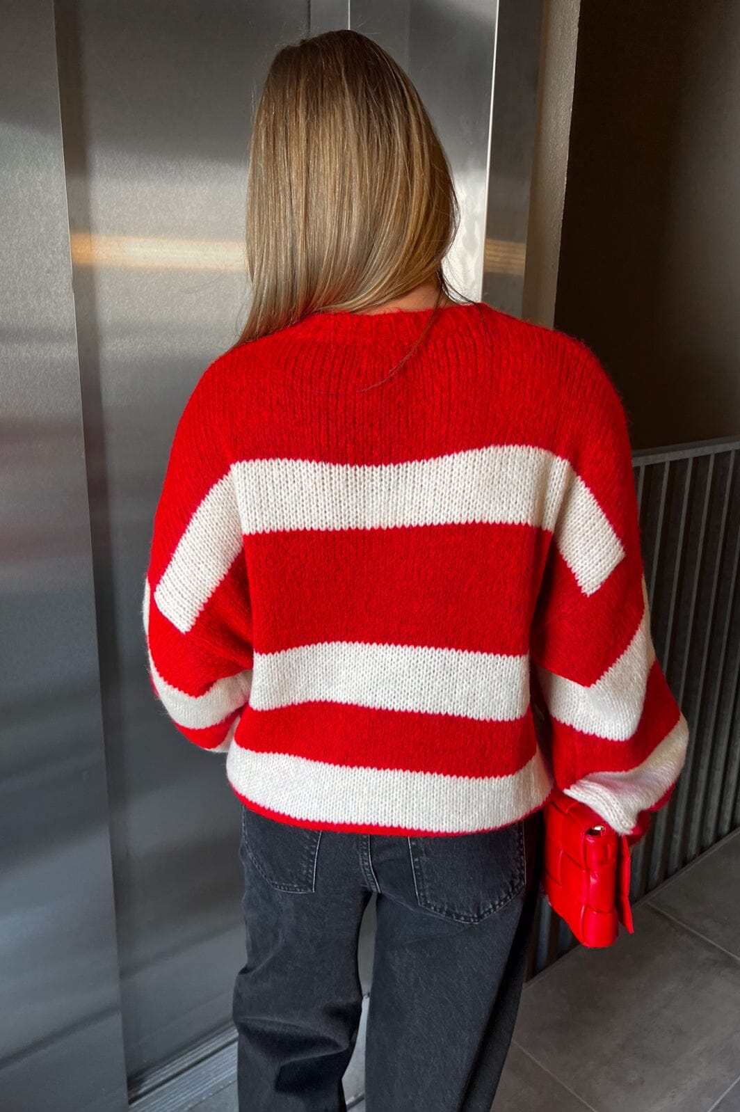 Noella - Give Love Knit - 1220 Red Ivory Stripe Strikbluser 