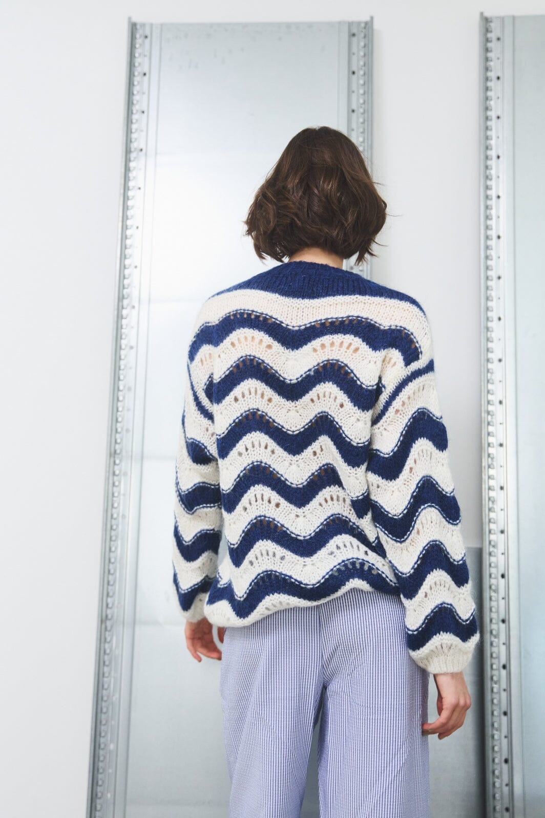 Noella - Panama Knit Jumper - Cream/Navy Mix Strikbluser 