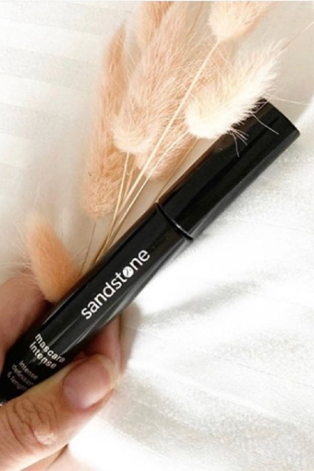 Sandstone - Mascara Intense - Black Makeup 